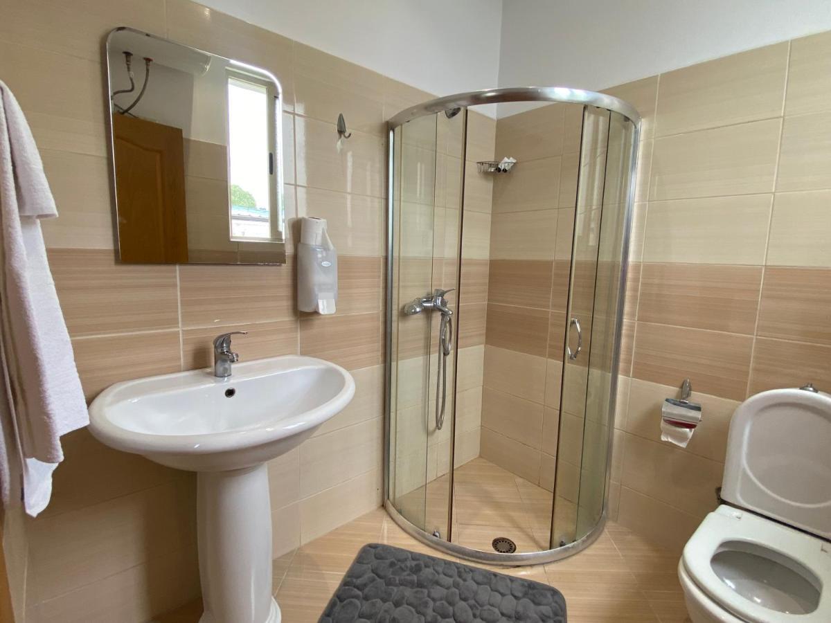 בראט Guesthouse Niko מראה חיצוני תמונה