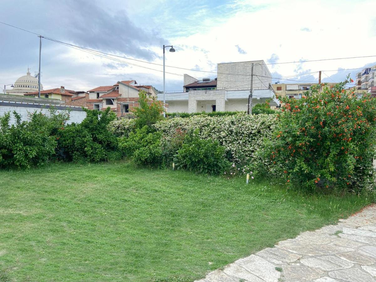 בראט Guesthouse Niko מראה חיצוני תמונה