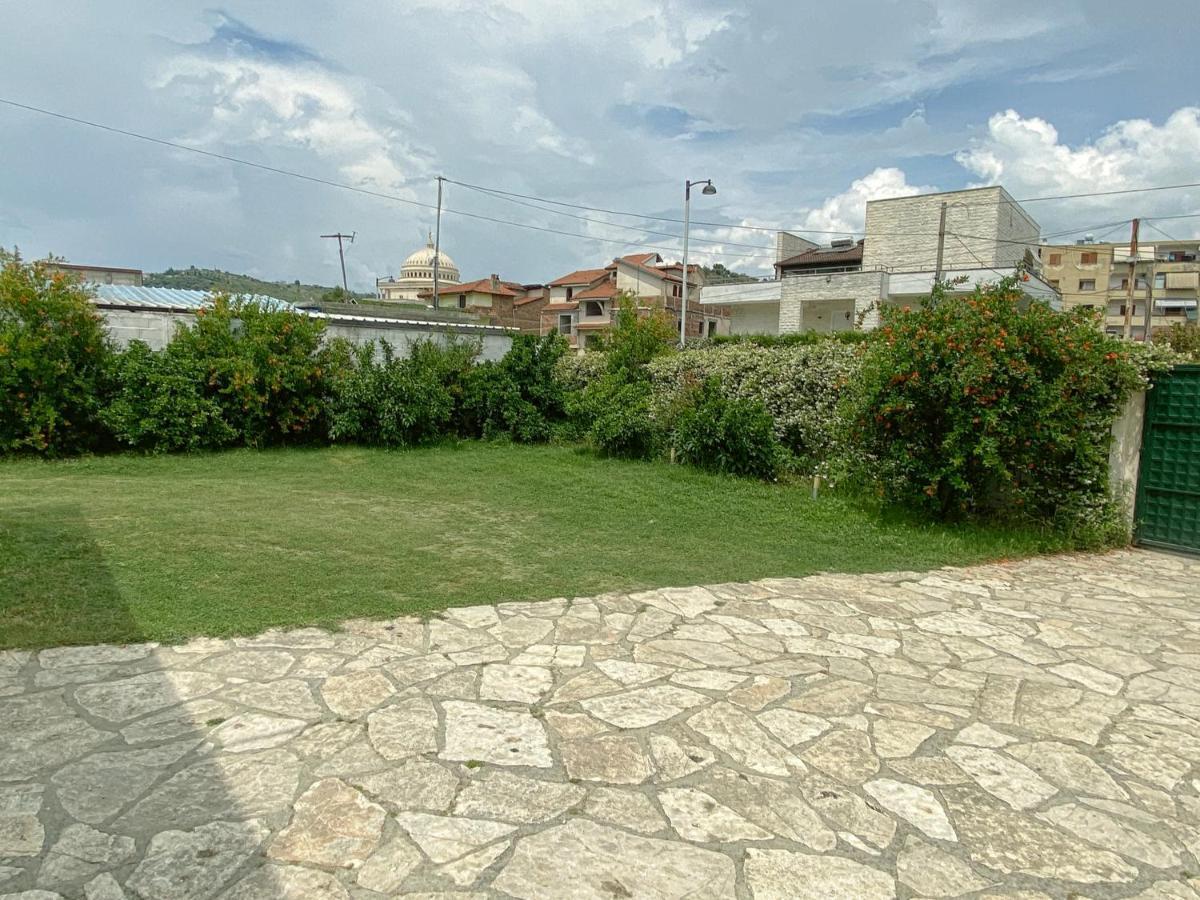 בראט Guesthouse Niko מראה חיצוני תמונה