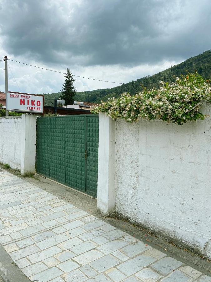 בראט Guesthouse Niko מראה חיצוני תמונה