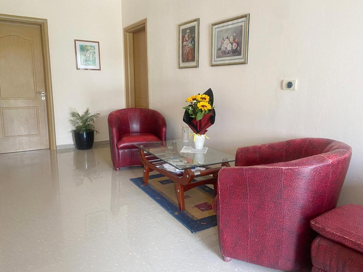 בראט Guesthouse Niko מראה חיצוני תמונה