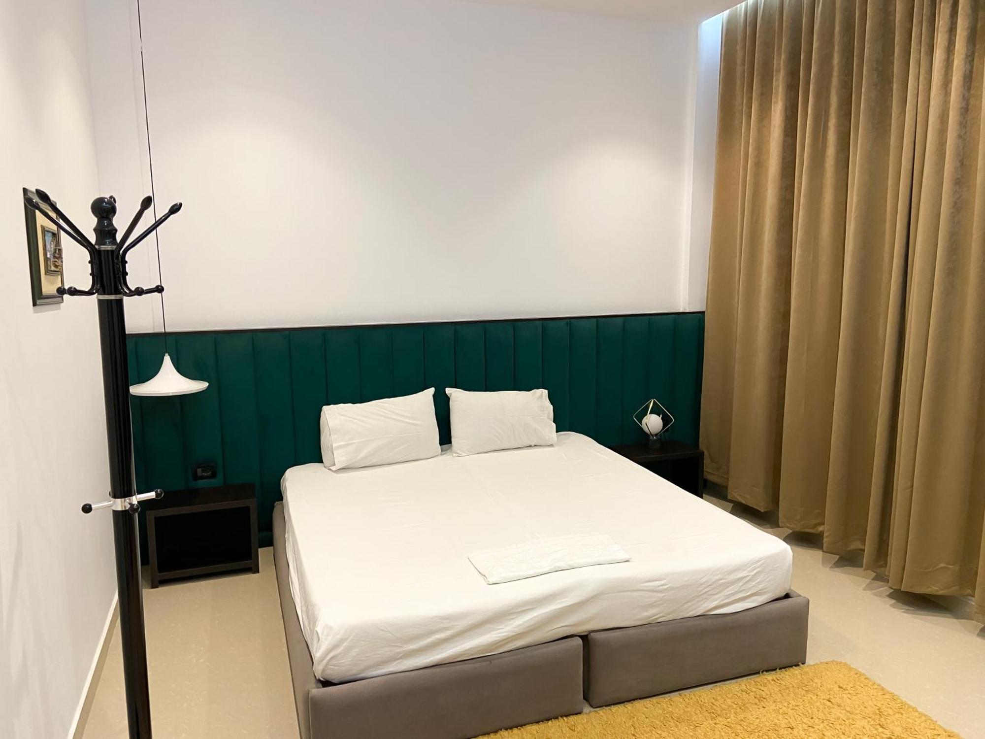 בראט Guesthouse Niko מראה חיצוני תמונה