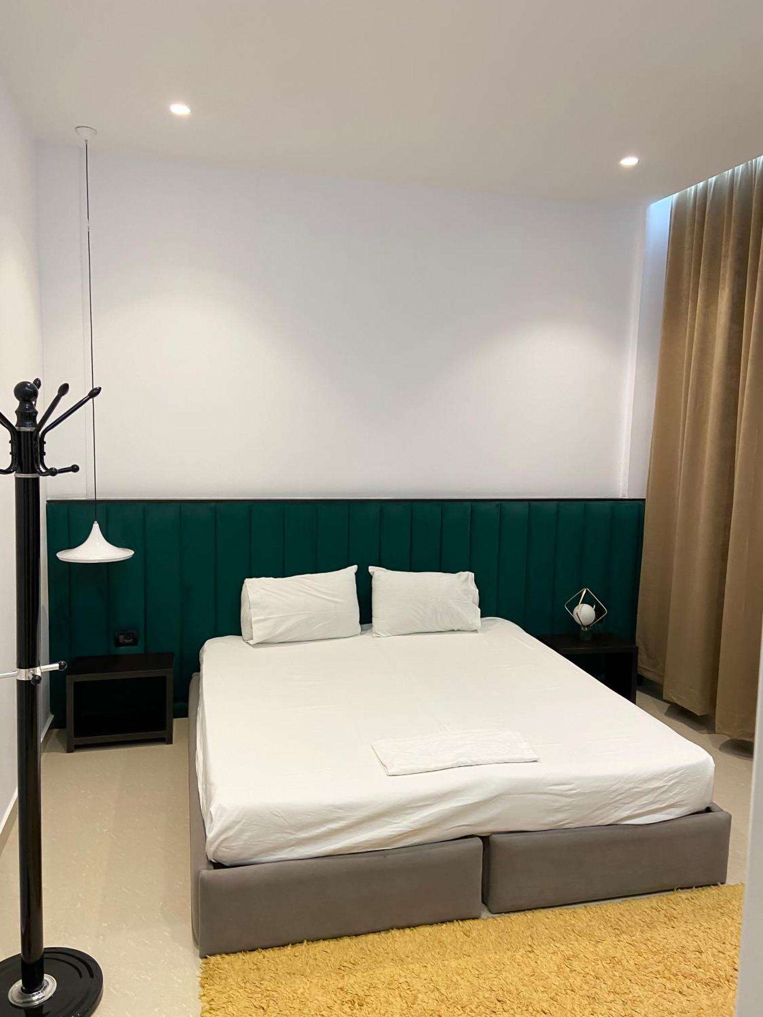 בראט Guesthouse Niko מראה חיצוני תמונה
